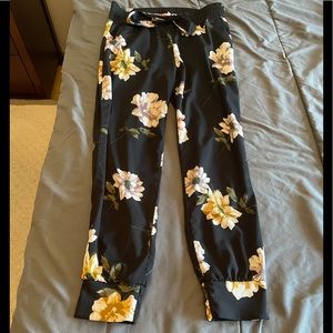 Dynamite Flower Printed Dressy Joggers Woman’s Size Medium